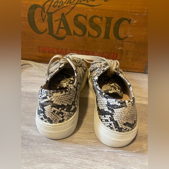 Steve Madden Women’s Sneakers (7) - Picture 4 of 5